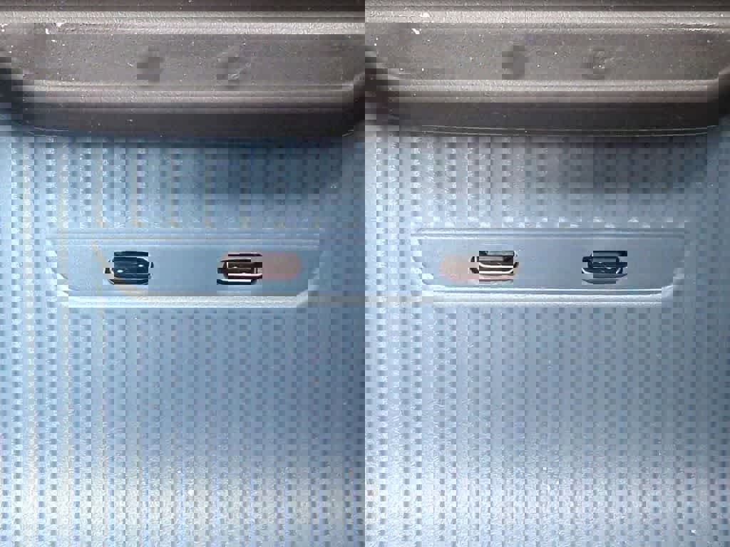 New 2025 Volvo EX30 Plus w/ Protection Package Premier image 31