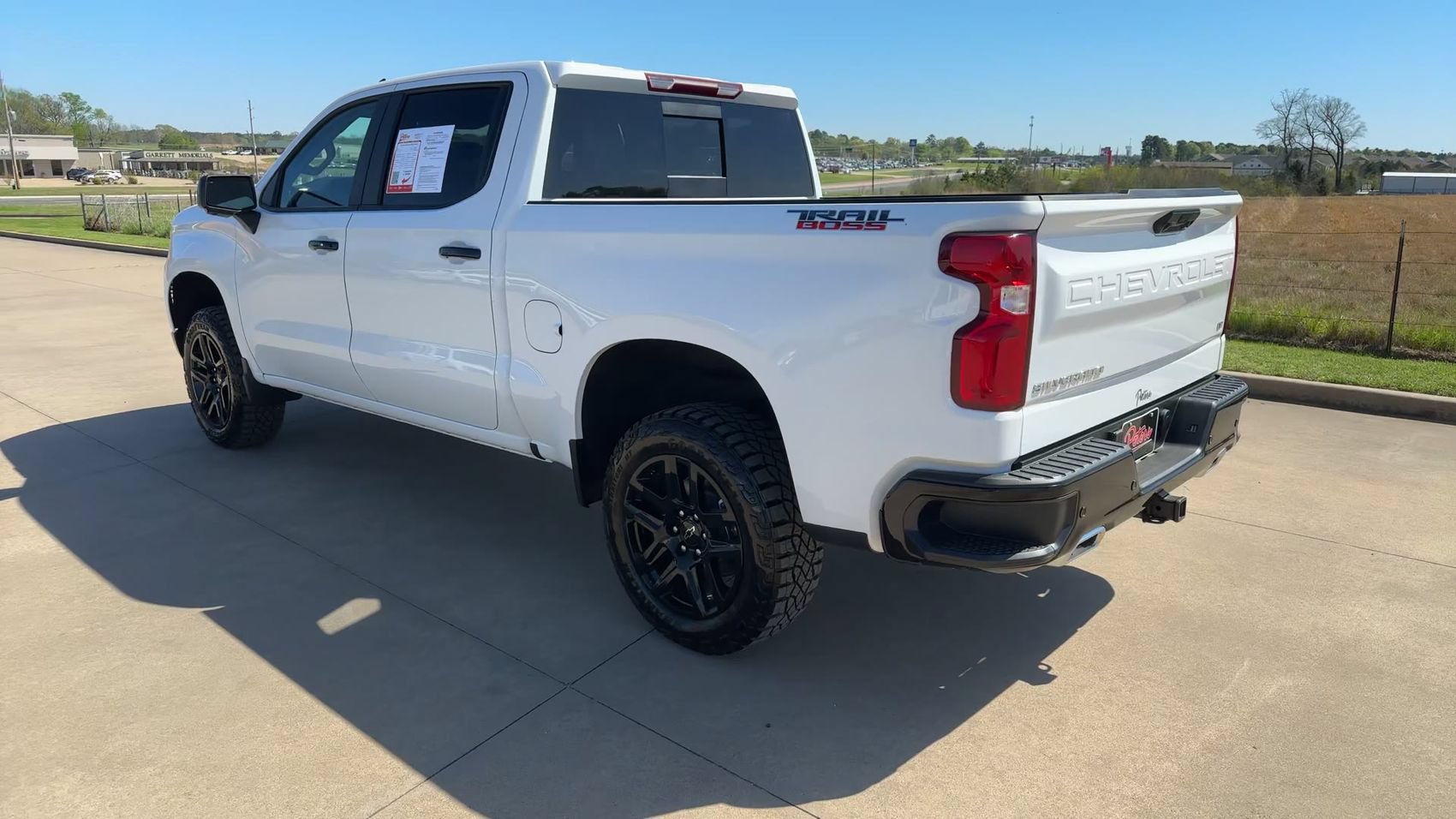 Used 2026 Chevrolet Silverado 1500 LT Trail Boss w/ LT Trail Boss Premium Package AWD/4WD image 7