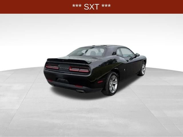 Used 2019 Dodge Challenger SXT RWD image 7
