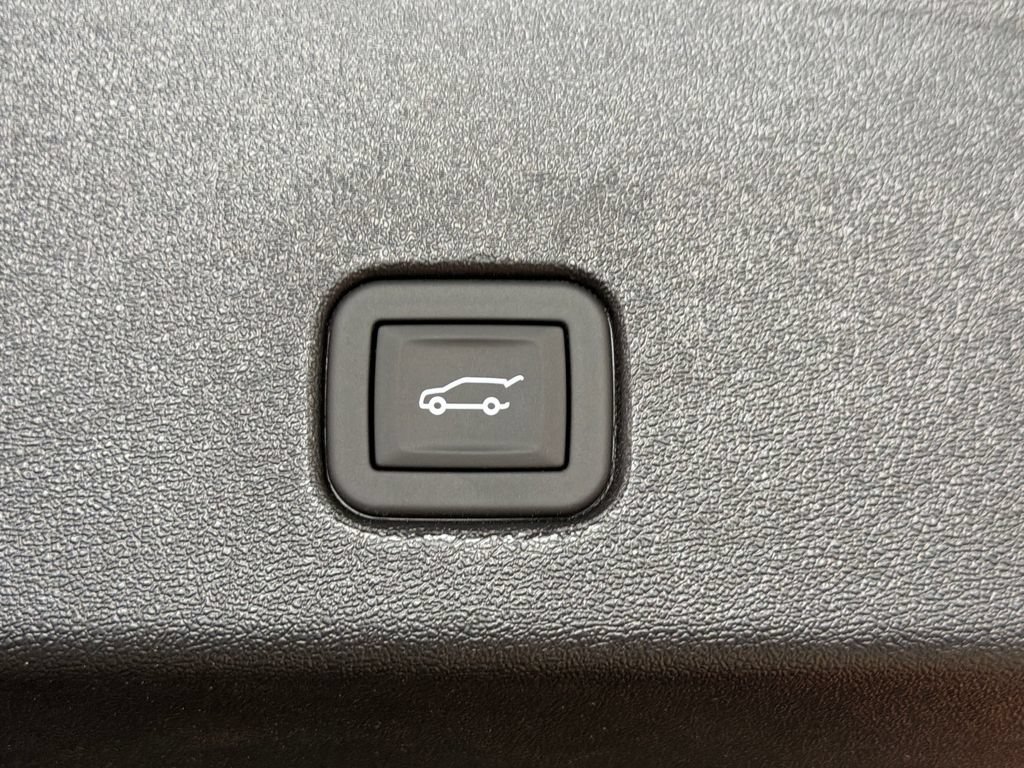 New 2026 Cadillac Optiq V w/ LPO, ONYX Package AWD/4WD image 5
