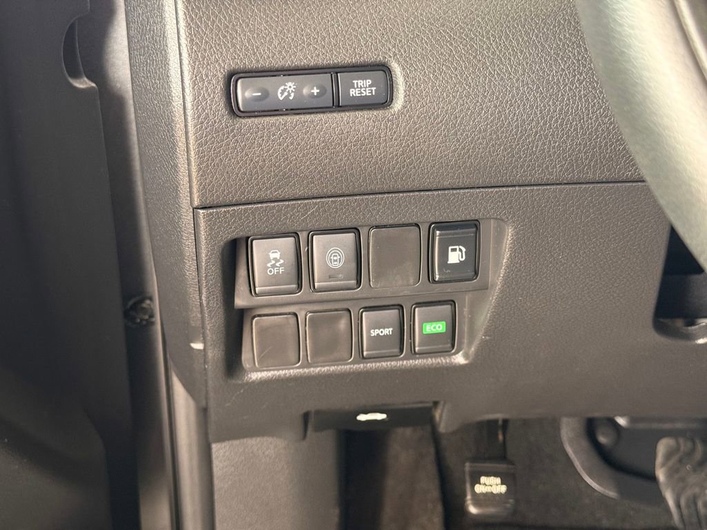 Used 2020 Nissan Rogue S FWD image 24