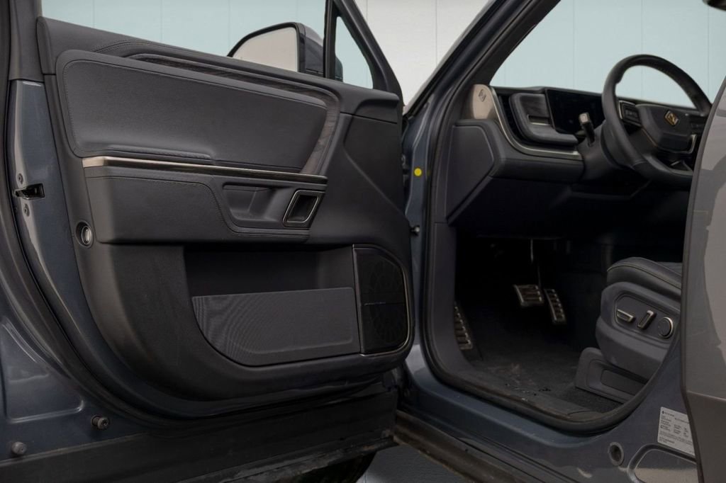 Used 2022 Rivian R1T Adventure image 32