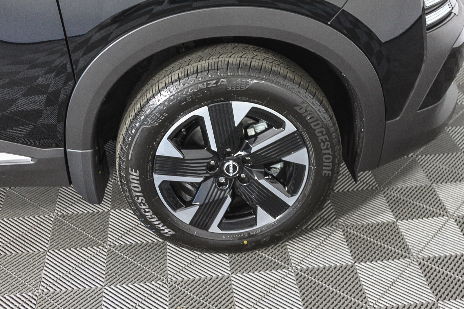 New 2026 Nissan Kicks SV w/ SV Premium Package AWD/4WD image 12