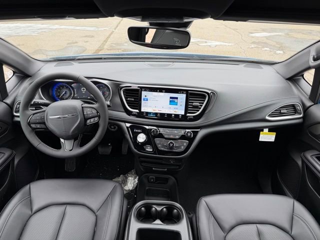 New 2026 Chrysler Pacifica Select image 11