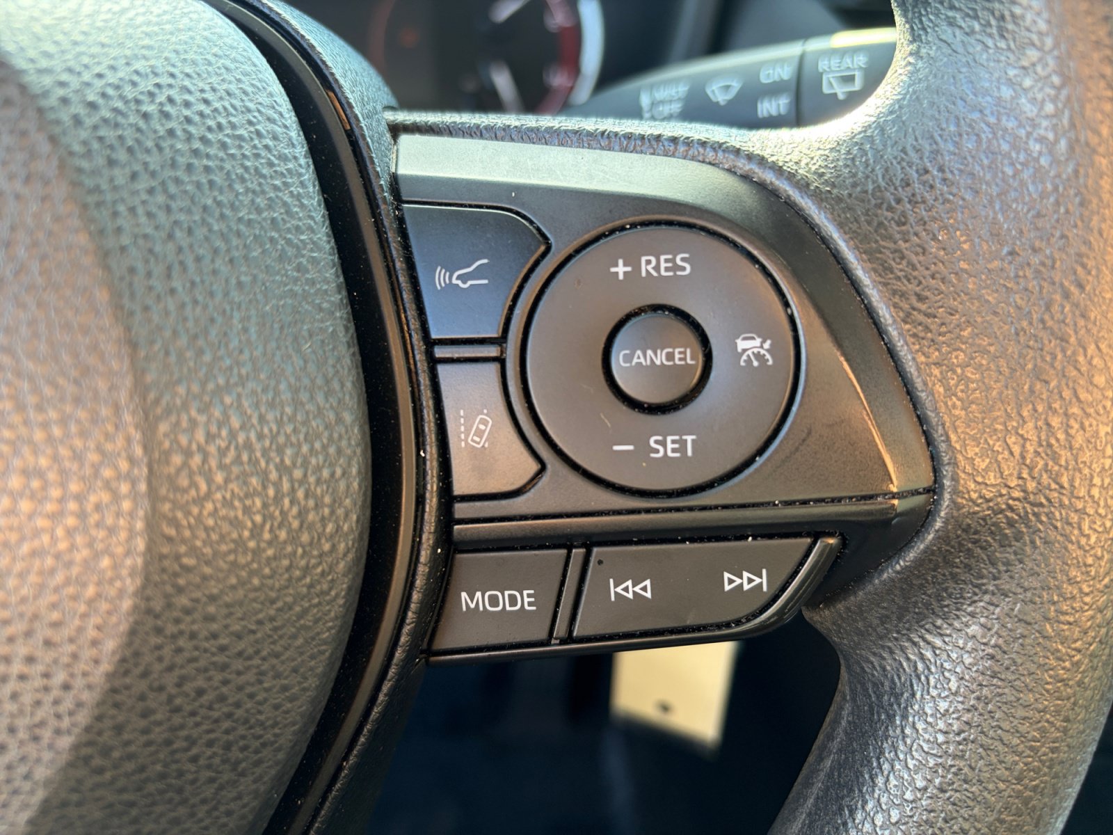 Used 2024 Toyota RAV4 LE AWD/4WD image 18