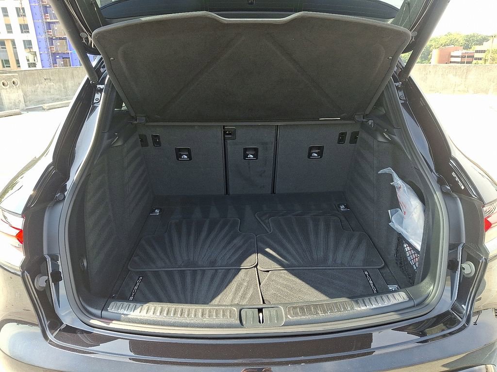 Certified 2025 Porsche Macan image 30