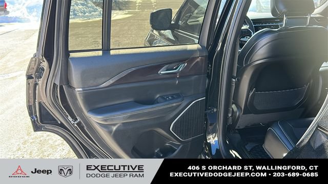 Used 2023 Jeep Grand Cherokee Altitude AWD/4WD image 21