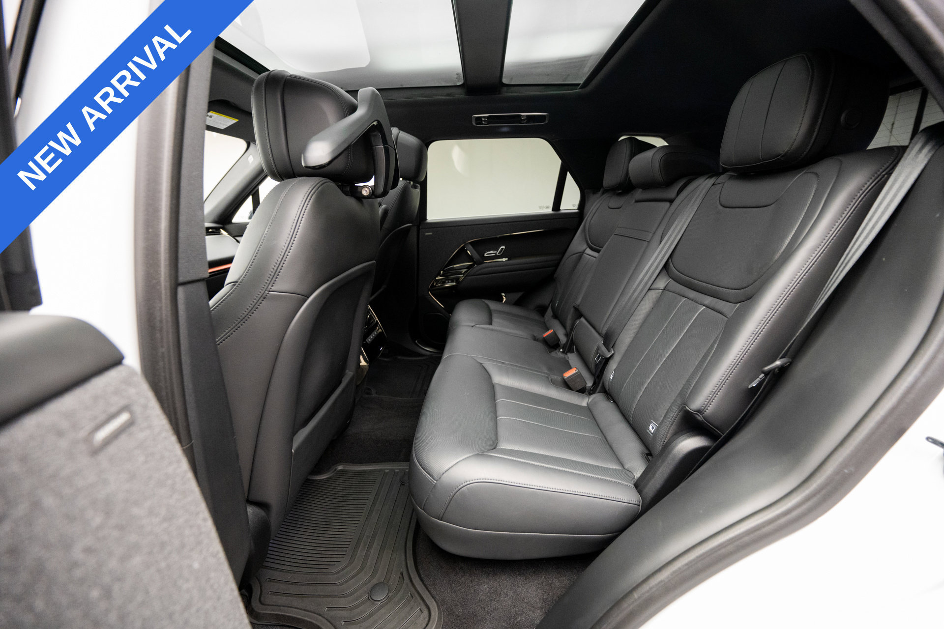 Used 2023 Land Rover Range Rover Sport SE AWD/4WD image 16