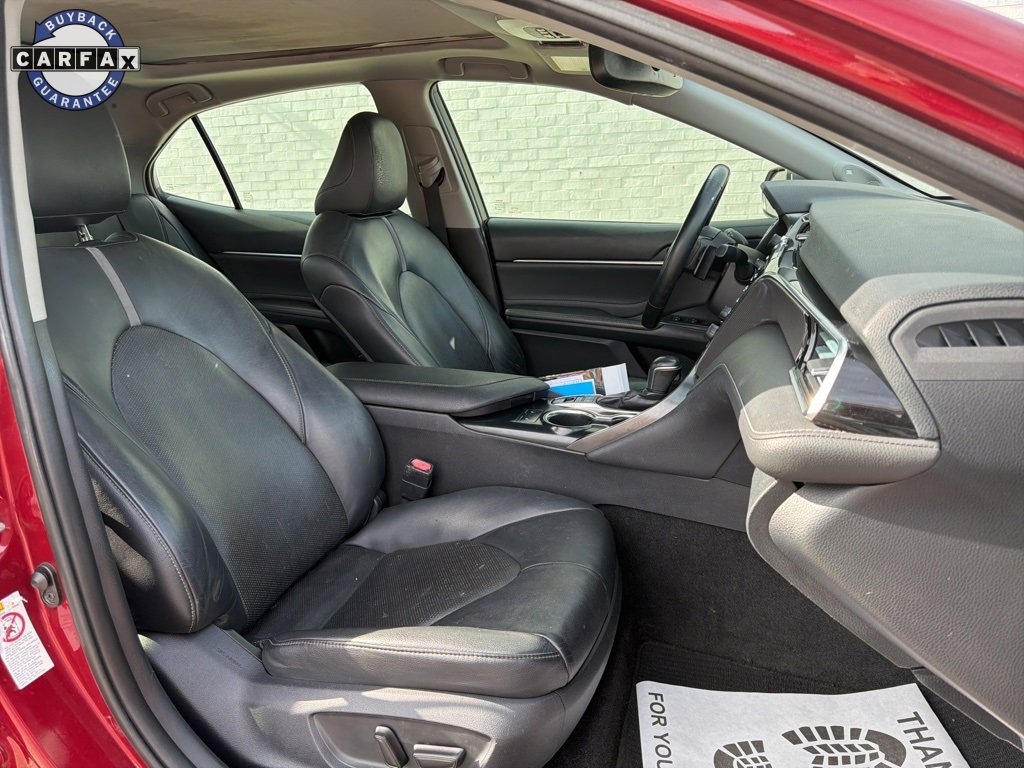 Used 2018 Toyota Camry XSE image 12