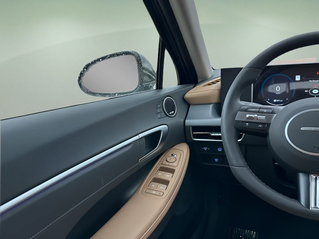 New 2025 Hyundai Sonata Limited image 18