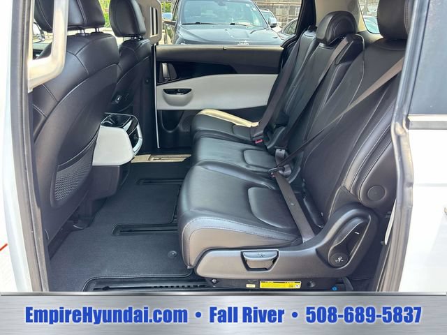 Used 2024 Kia Carnival EX FWD image 10