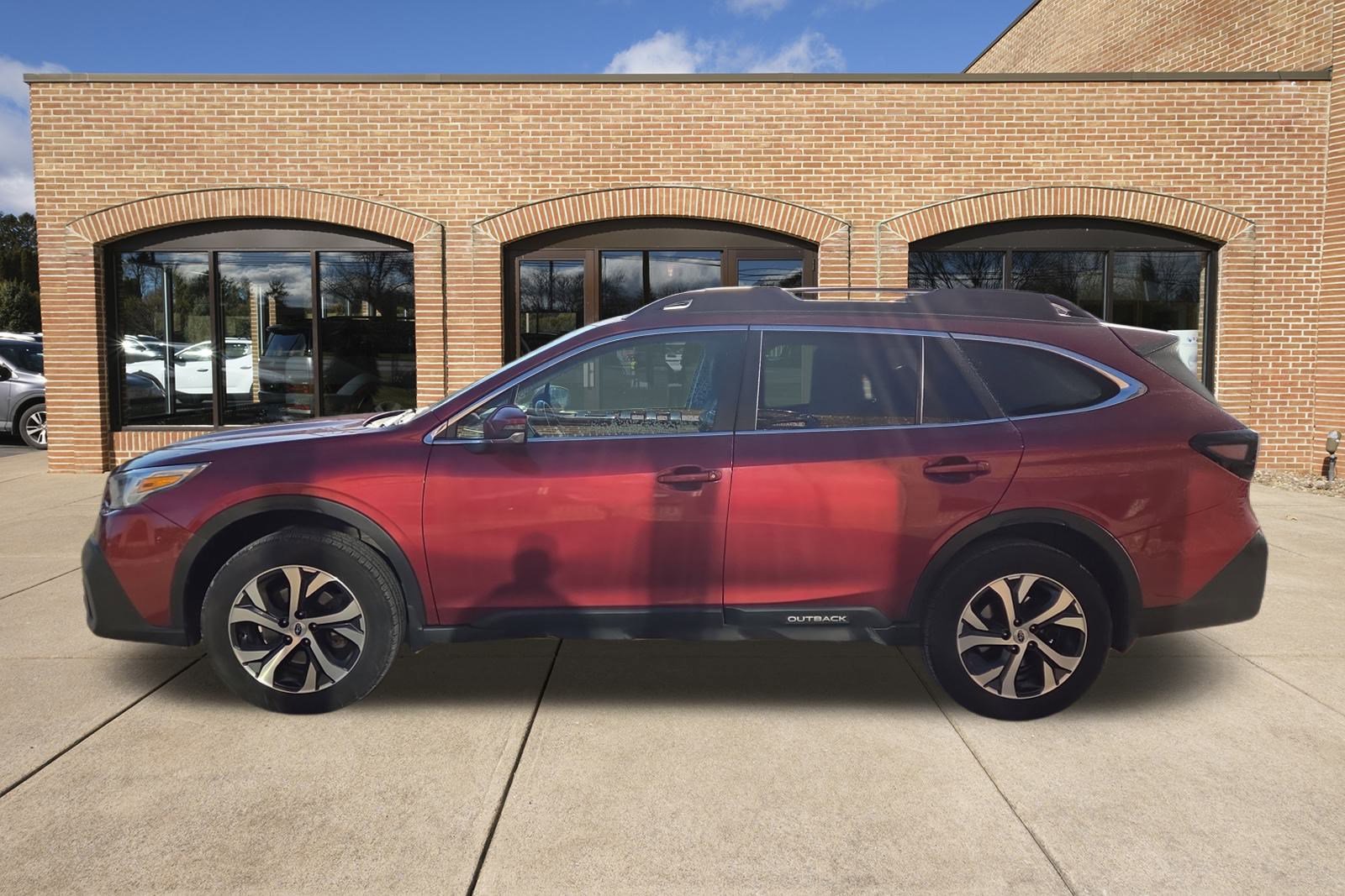 Used 2022 Subaru Outback Limited image 6