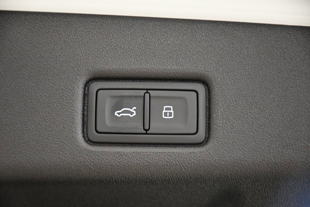 Used 2025 Audi Q5 Premium w/ Convenience Package image 56