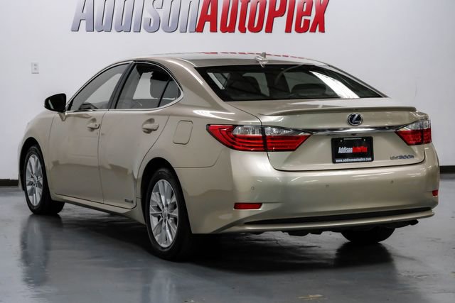 Used 2013 Lexus ES 300h w/ Premium Pkg image 16