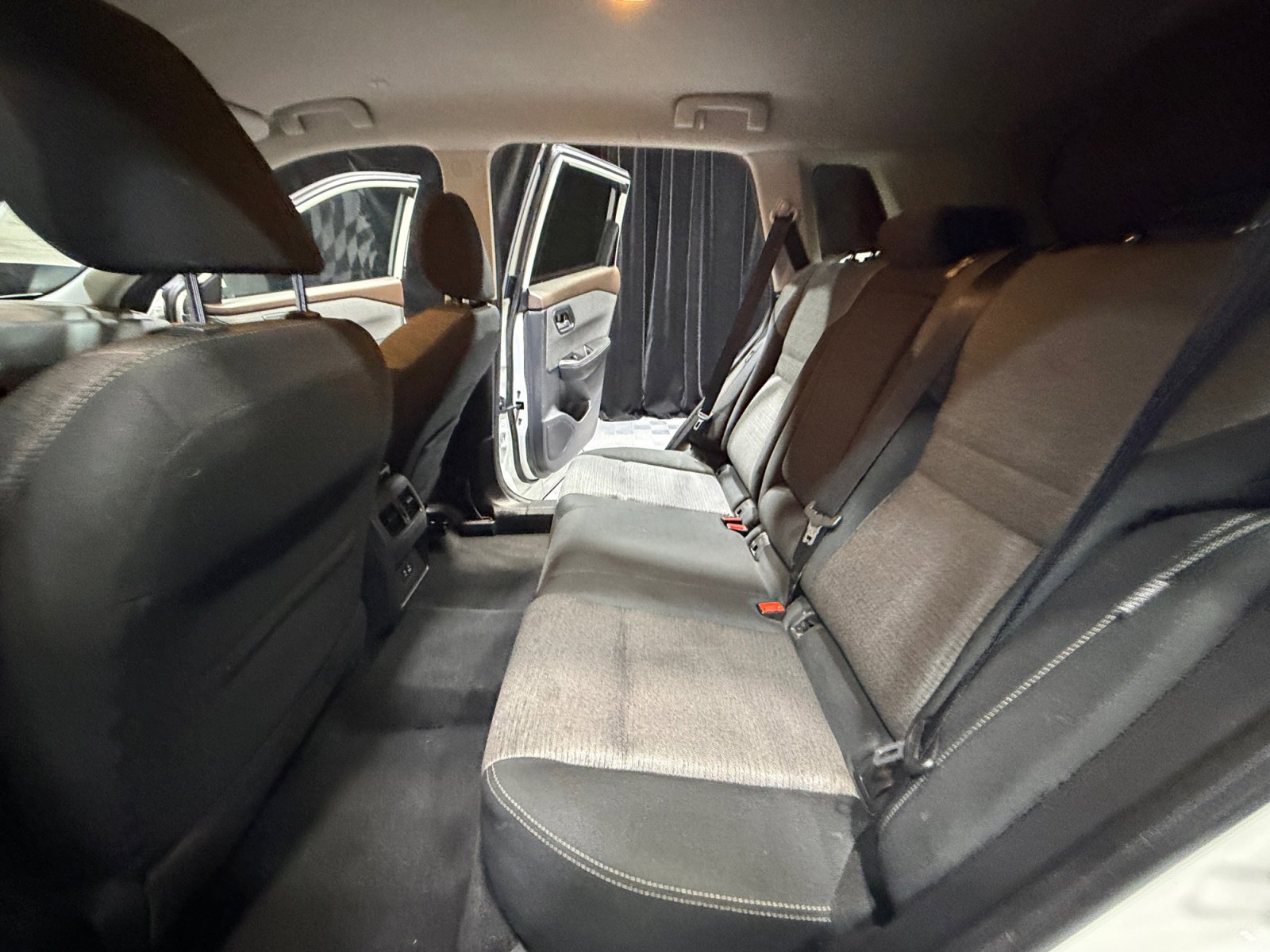 Used 2022 Nissan Rogue SV image 17