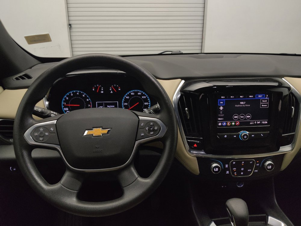 Used 2022 Chevrolet Traverse LS FWD image 22