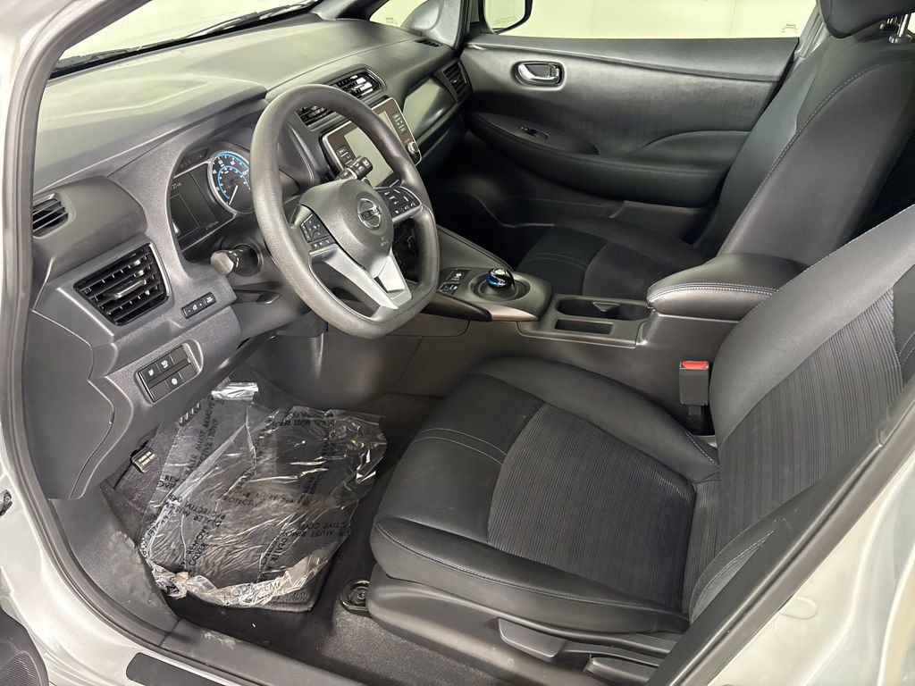 Used 2022 Nissan Leaf S image 16