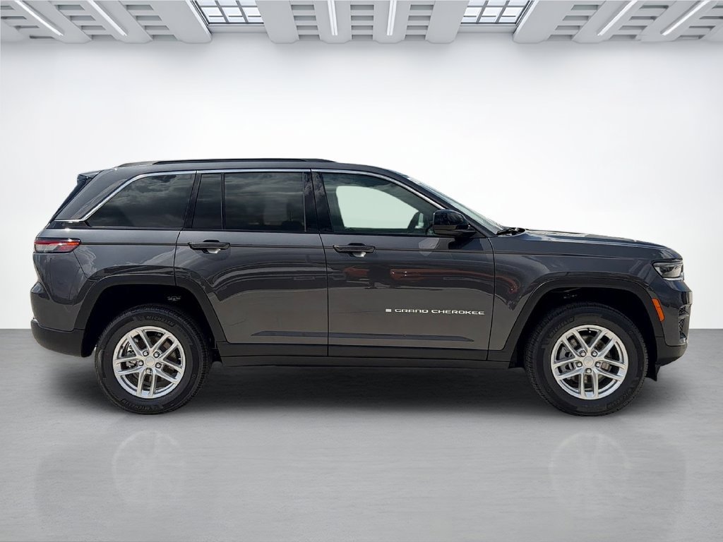 New 2026 Jeep Grand Cherokee Laredo RWD image 2