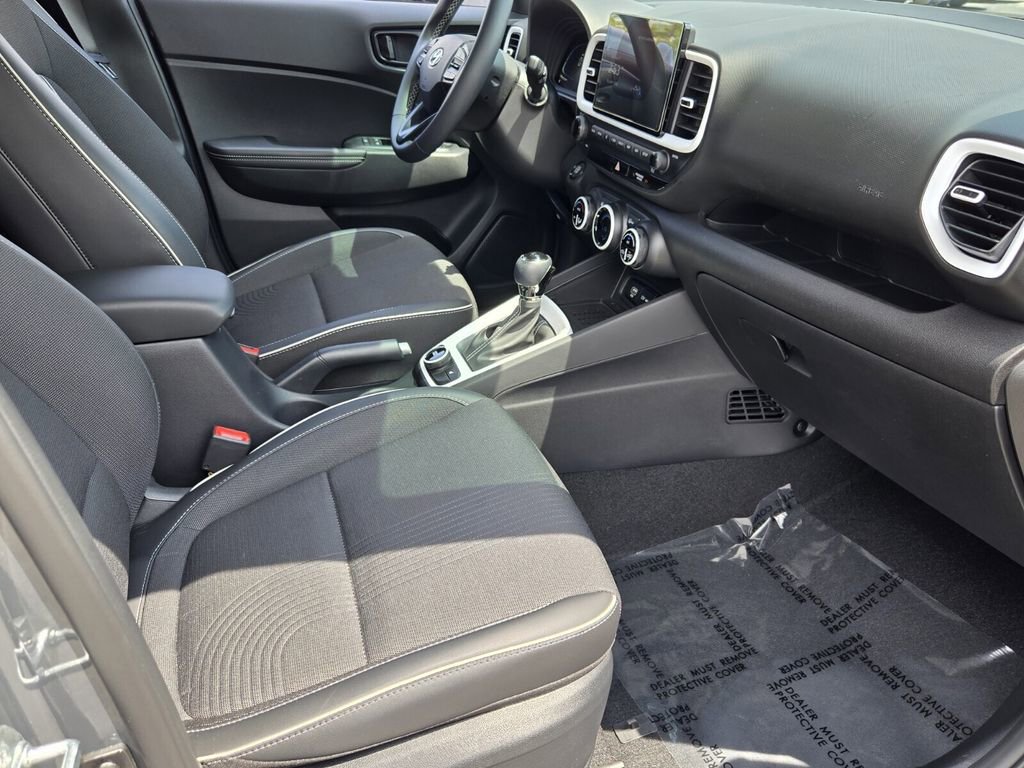 Certified 2024 Hyundai Venue Limited FWD image 16