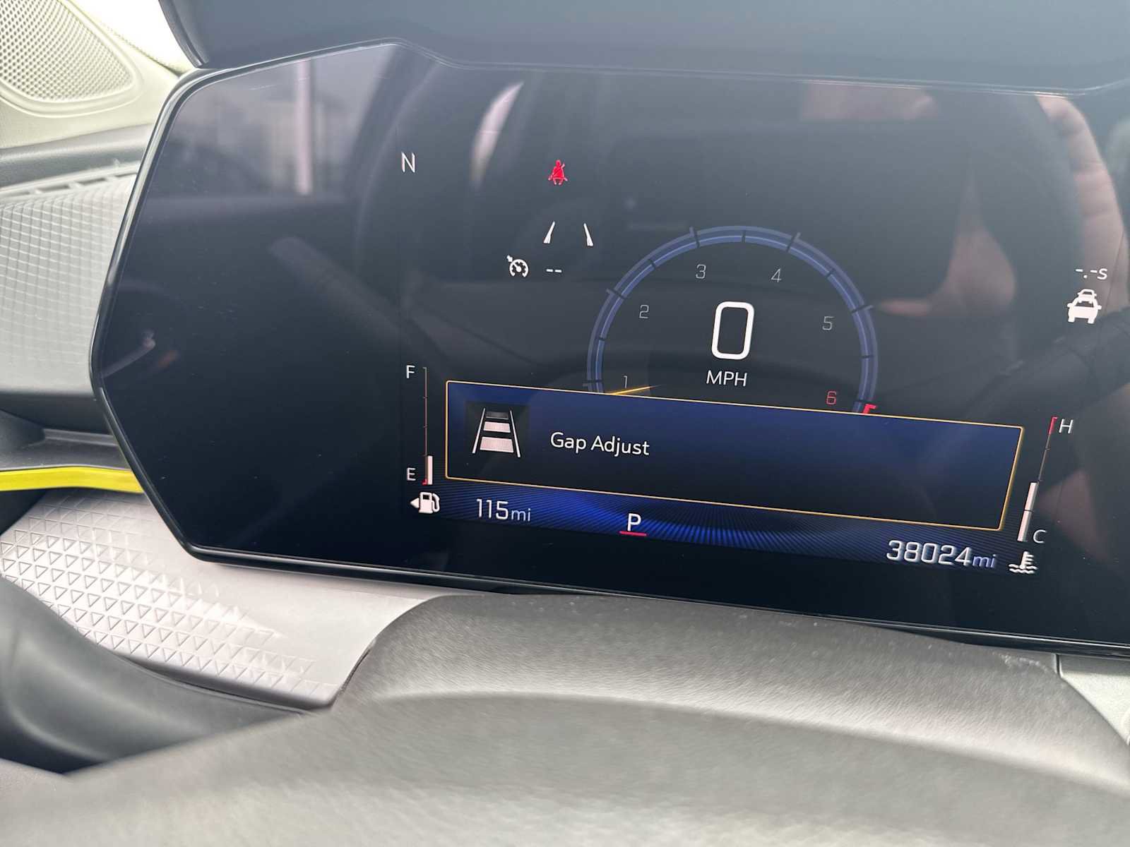 Certified 2025 Chevrolet Trax LT FWD image 27