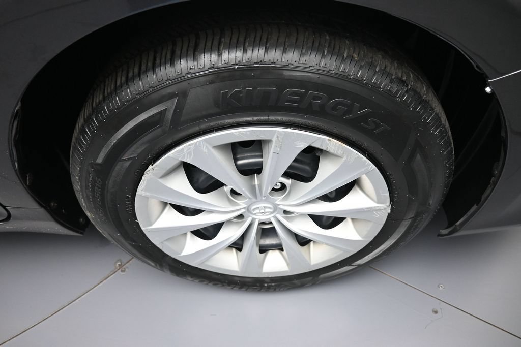Used 2016 Toyota Camry LE FWD image 13