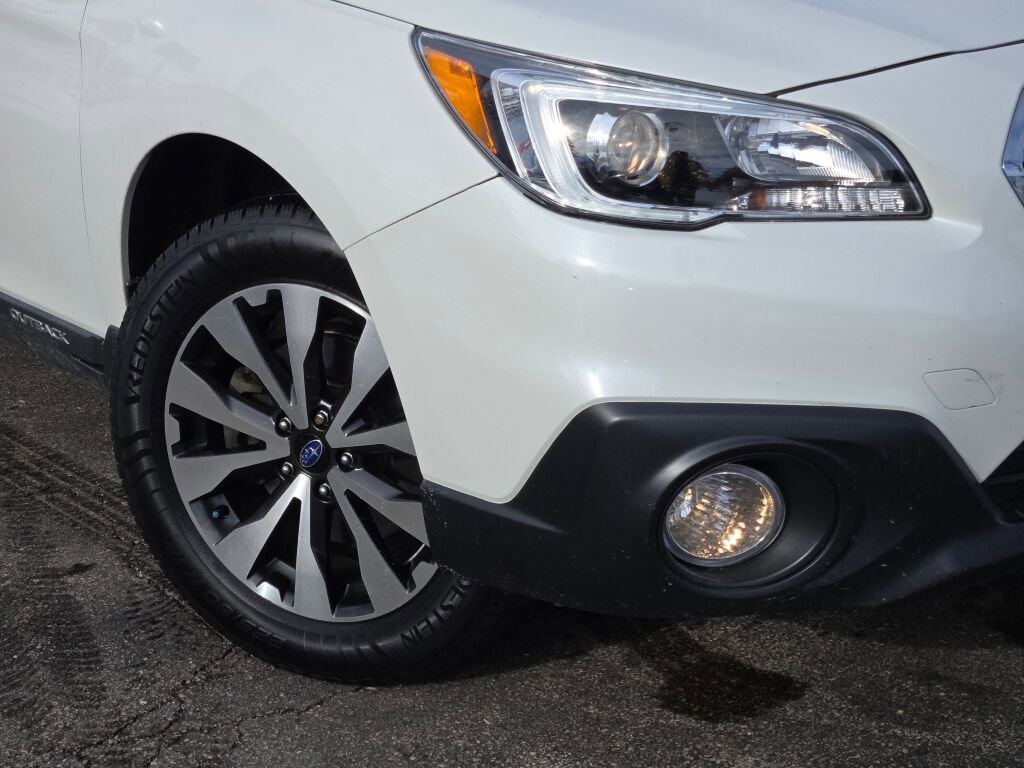 Used 2016 Subaru Outback 2.5i Limited image 3
