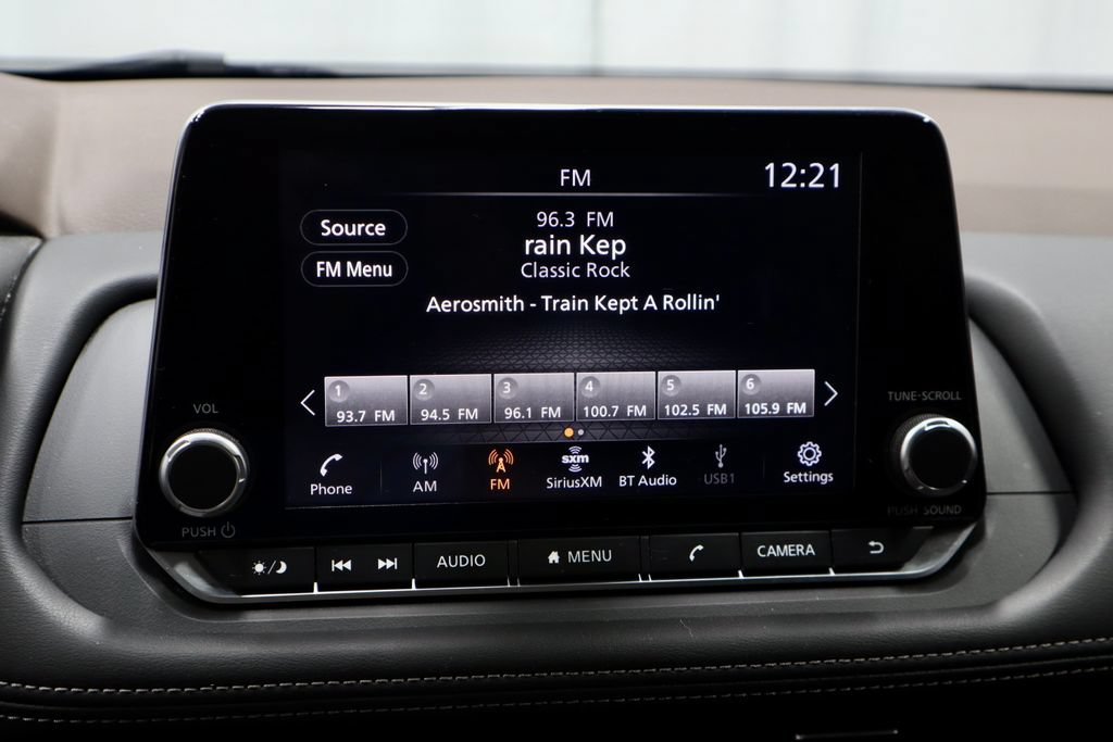 Certified 2023 Nissan Rogue SV w/ SV Premium B Package AWD/4WD image 3