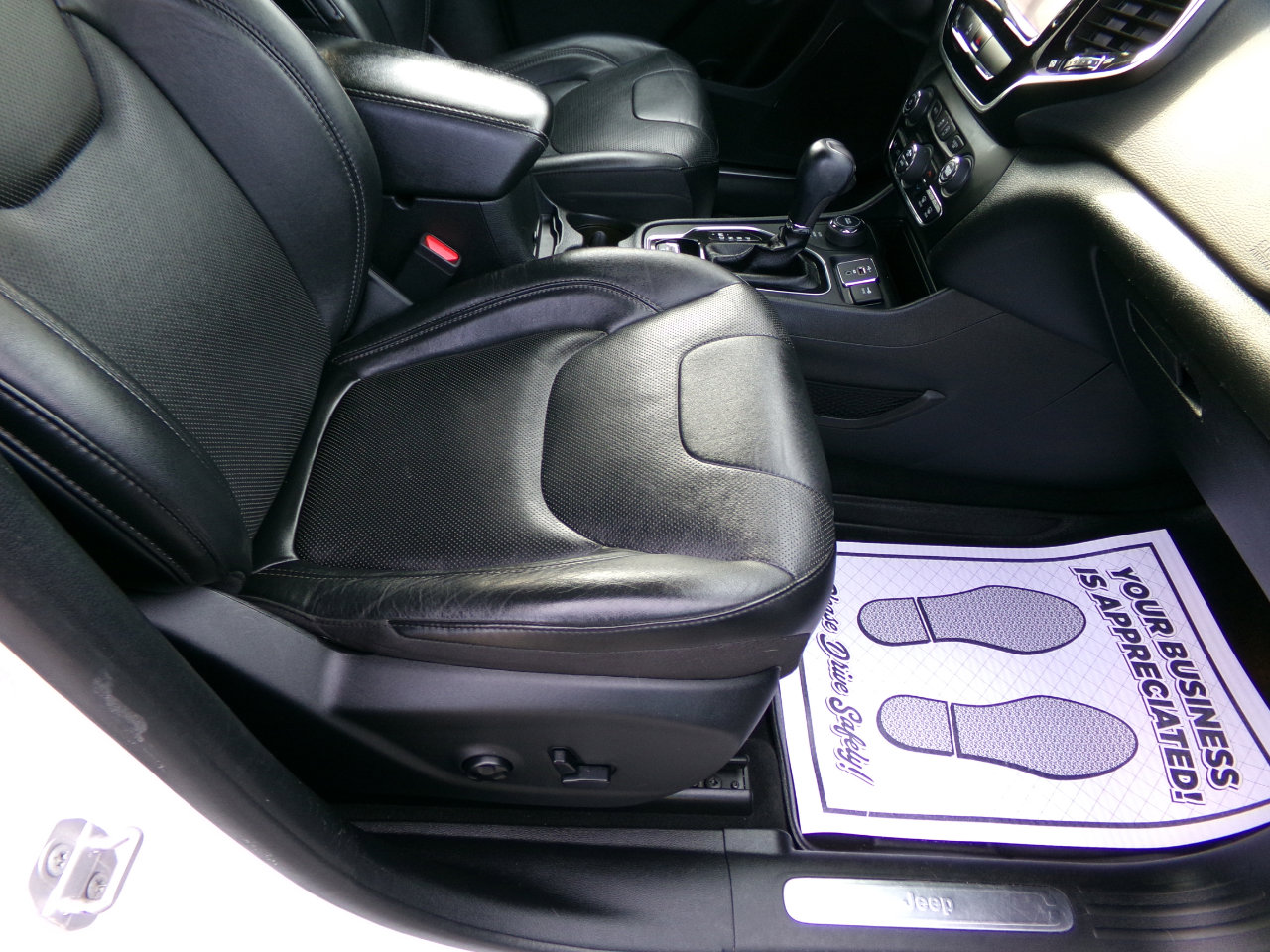 Used 2020 Jeep Cherokee Limited image 18