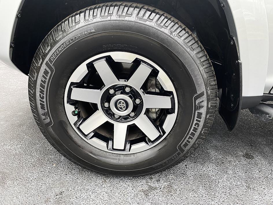 Used 2018 Toyota 4Runner TRD Off-Road AWD/4WD image 8