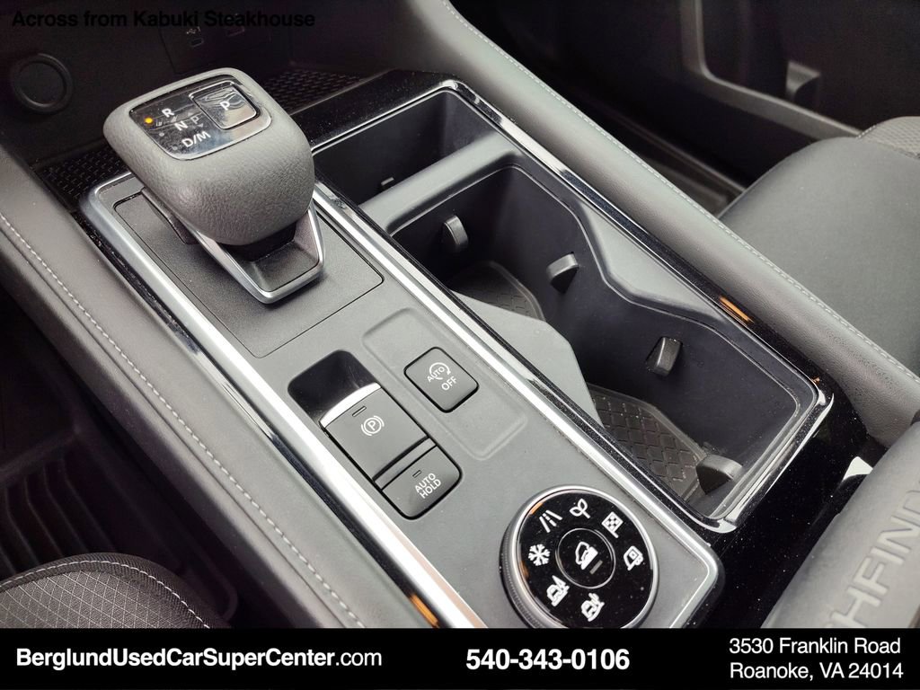 Used 2024 Nissan Pathfinder SV w/ SV Premium Package AWD/4WD image 35