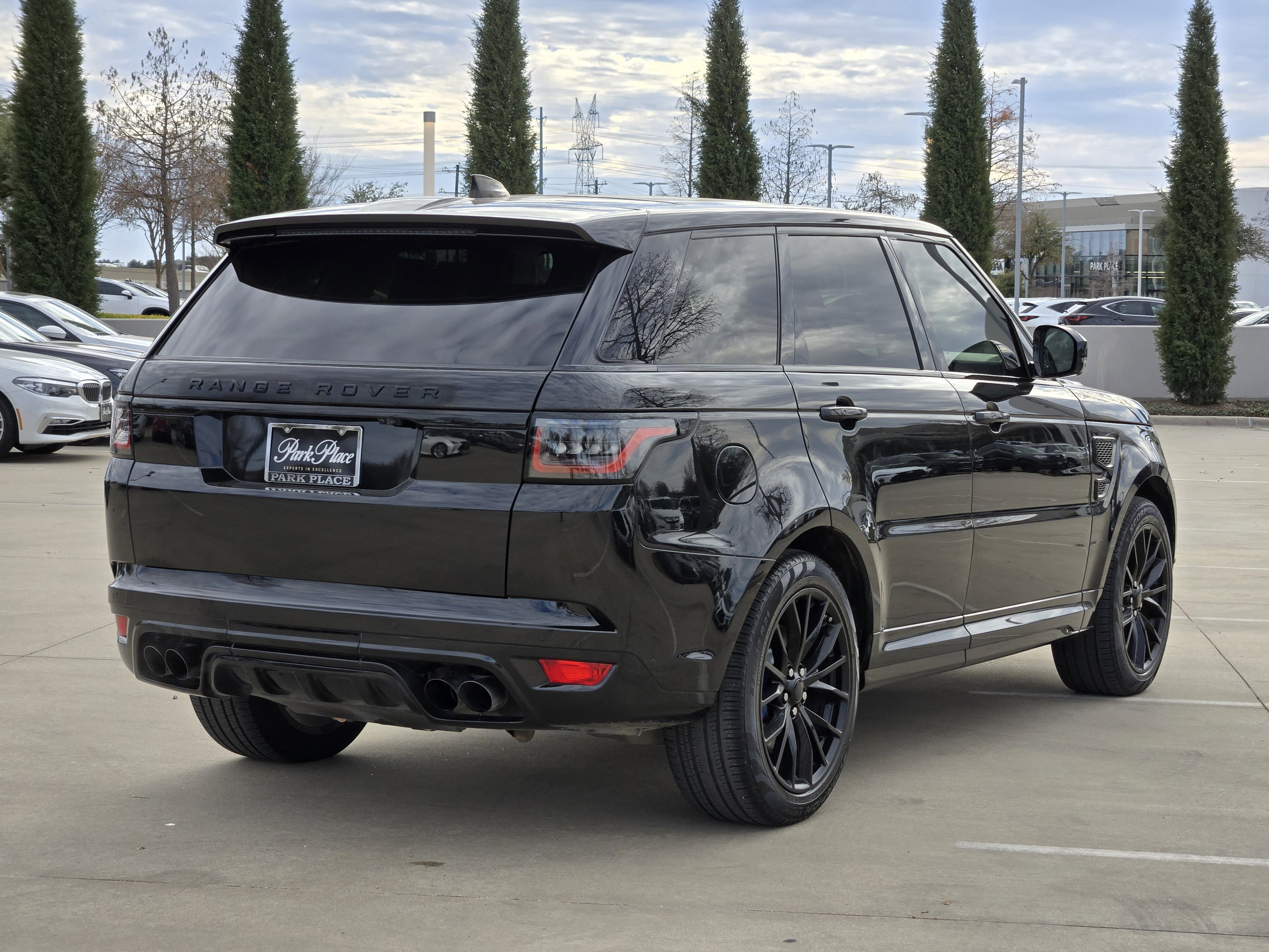Used 2017 Land Rover Range Rover Sport SVR image 6