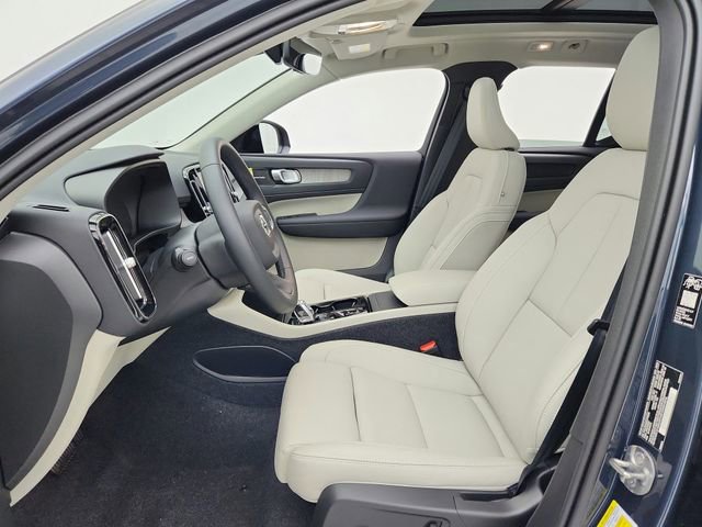 New 2026 Volvo XC40 B5 Ultra w/ Climate Package image 29