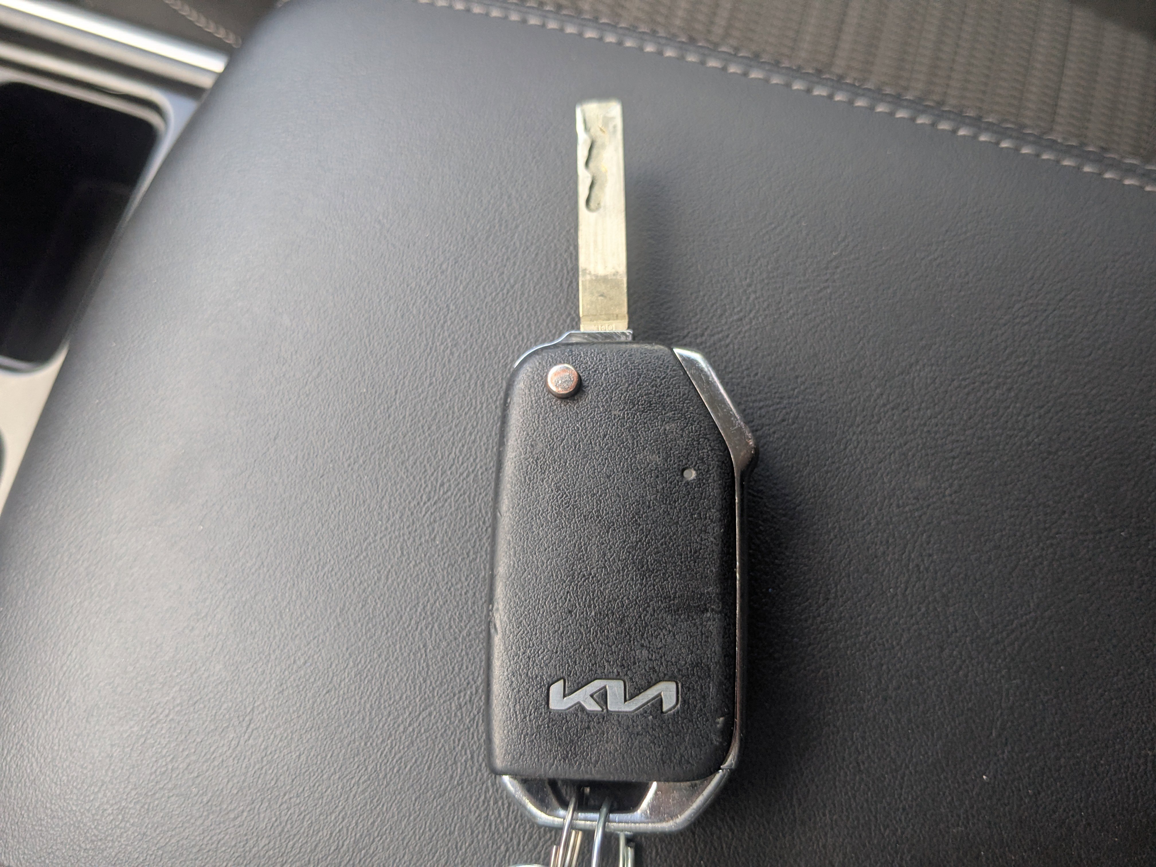 Used 2022 Kia Sorento LX image 36