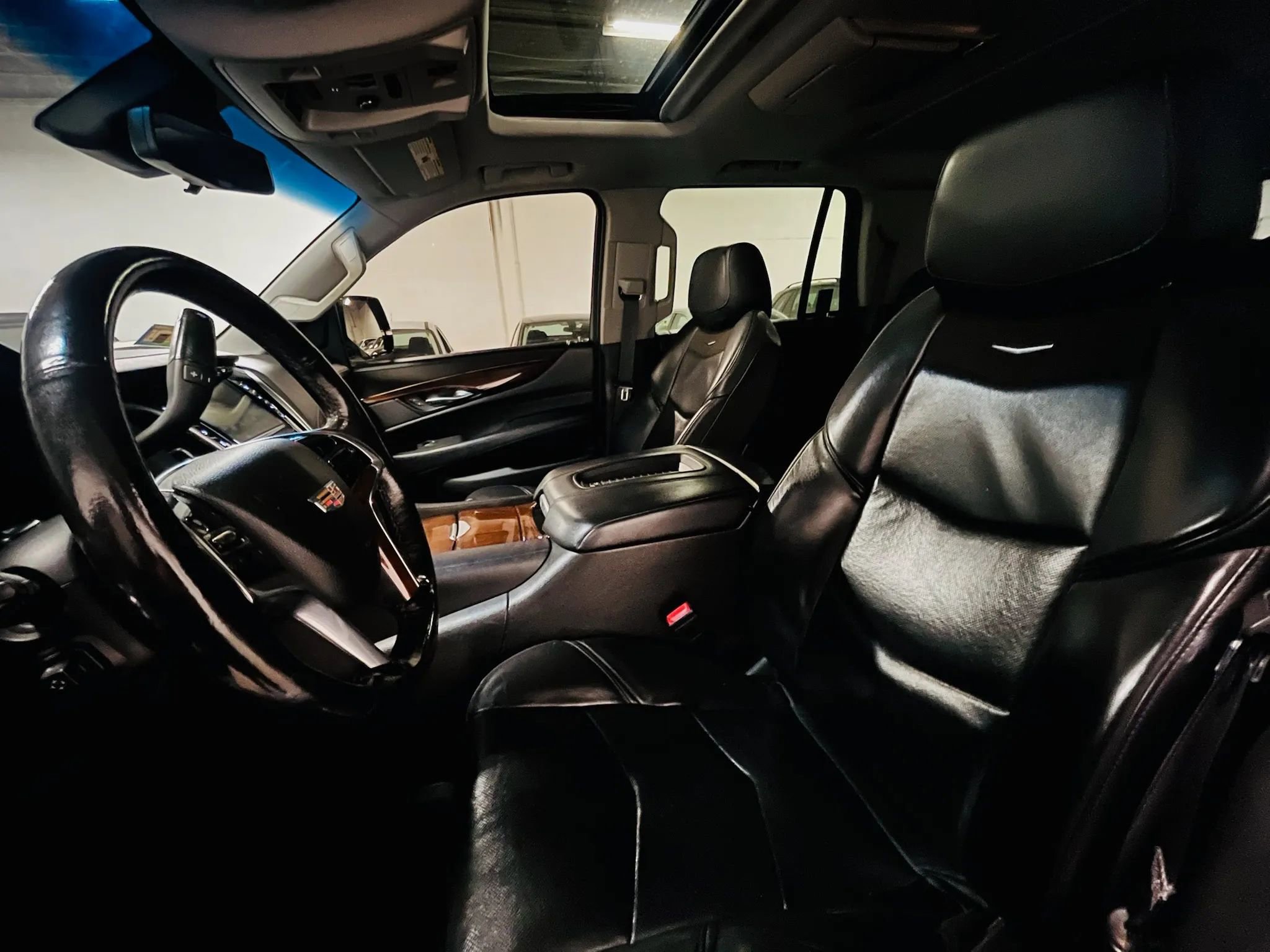 Used 2018 Cadillac Escalade Premium Luxury image 25