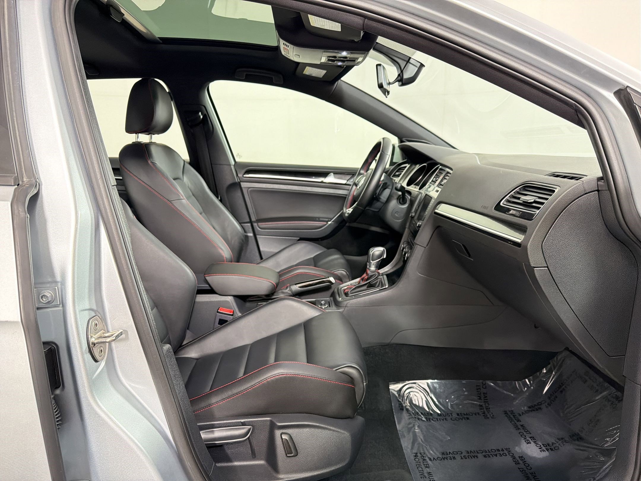 Used 2017 Volkswagen GTI Autobahn image 30