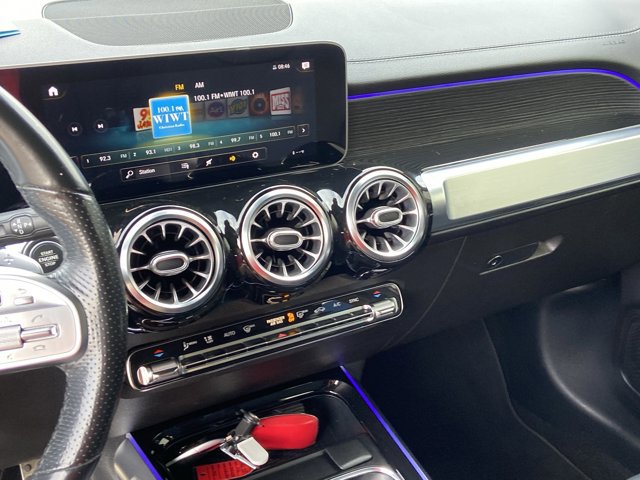 Used 2021 Mercedes-Benz GLB 250 4MATIC image 38