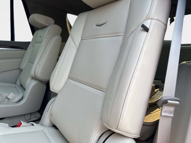 New 2026 Cadillac Escalade Platinum Sport w/ LPO, ONYX Package AWD/4WD image 14