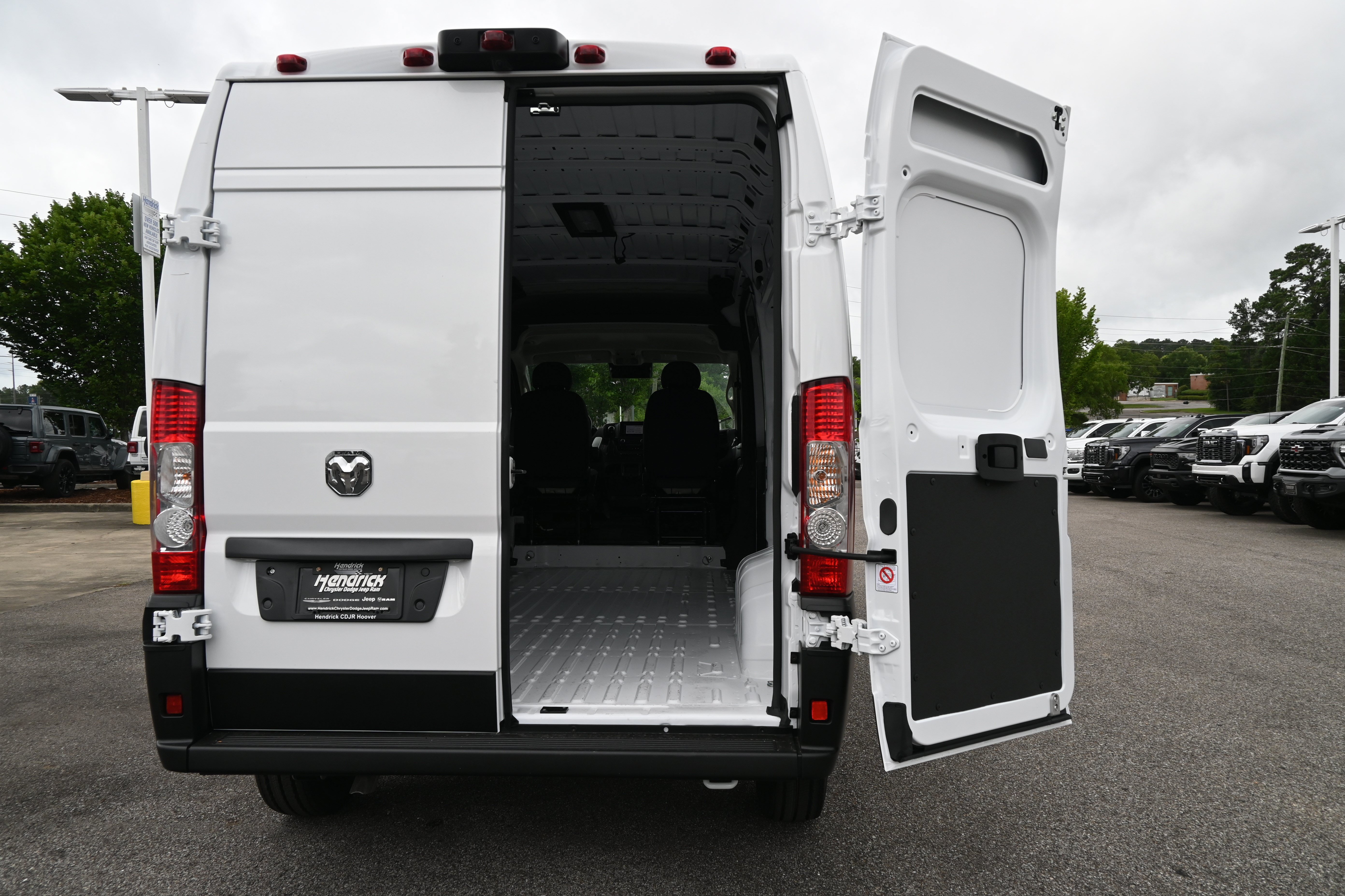 New 2026 RAM ProMaster 2500 w/ Convenience Group FWD image 31