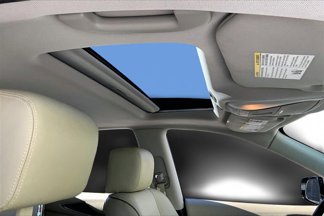 Used 2017 INFINITI QX60 Luxe w/ Deluxe Technology Package image 16