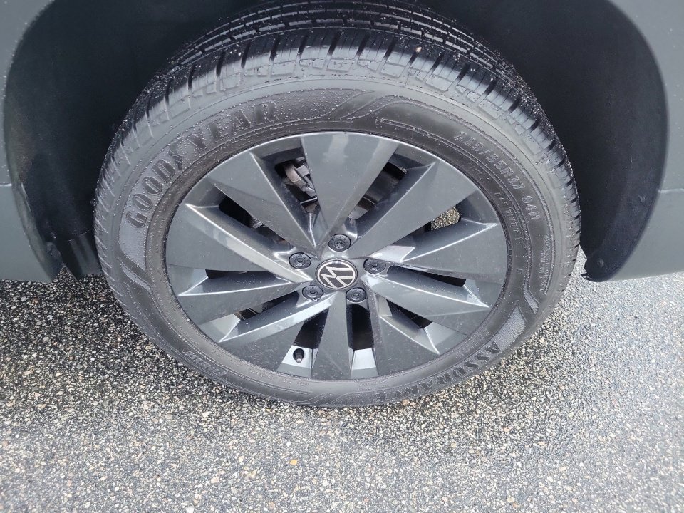 Certified 2024 Volkswagen Taos S image 26