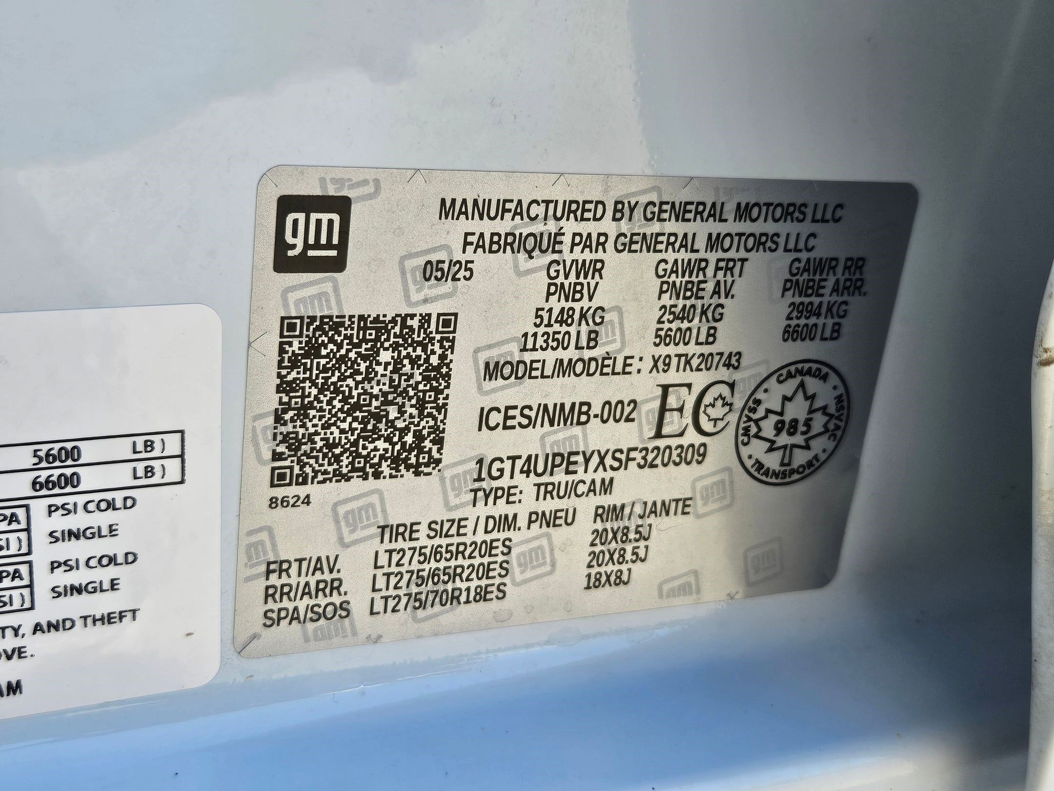 Used 2025 GMC Sierra 2500 AT4 image 35