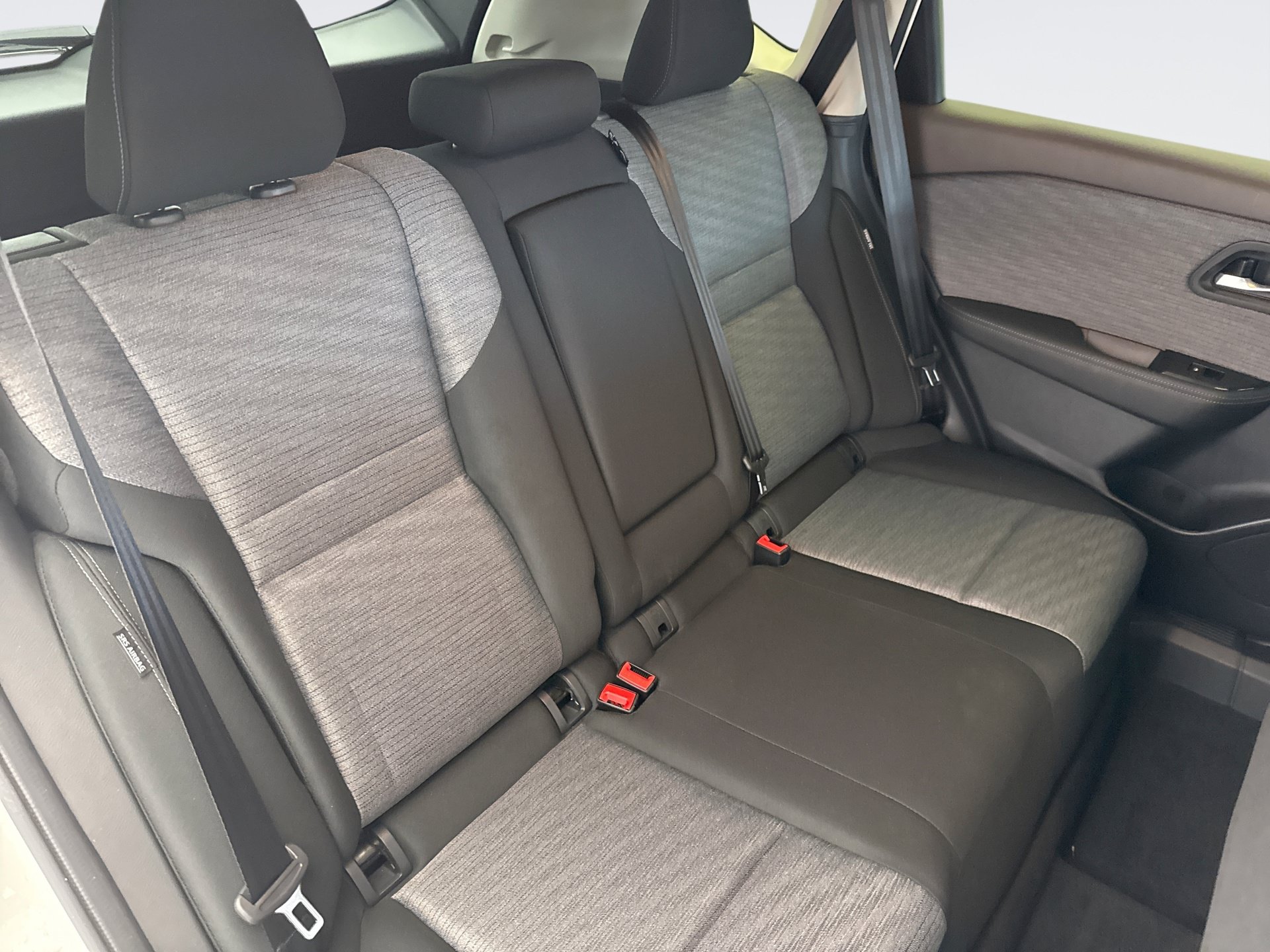 Used 2023 Nissan Rogue SV AWD/4WD image 18