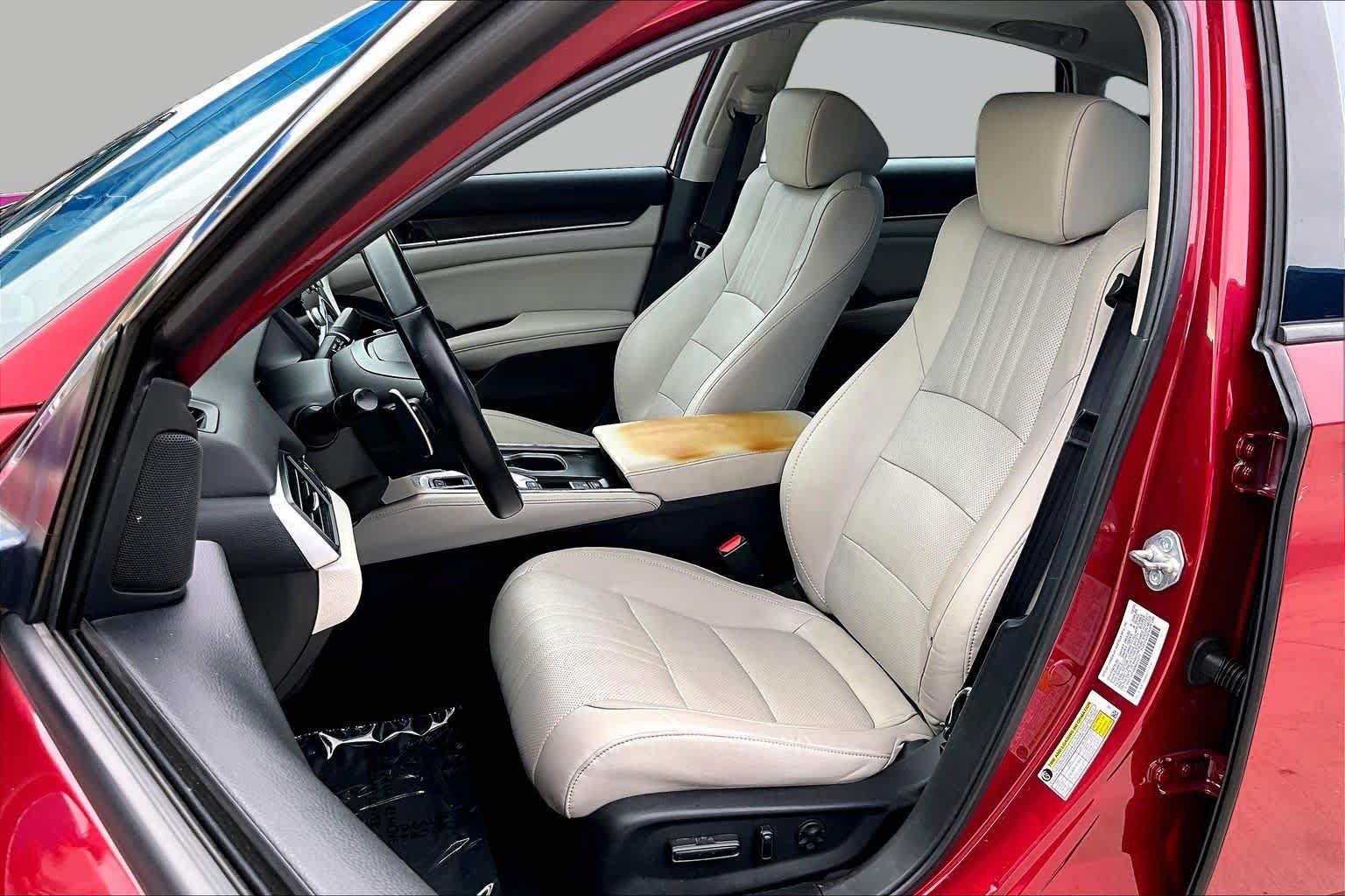 Used 2021 Honda Accord Touring image 8