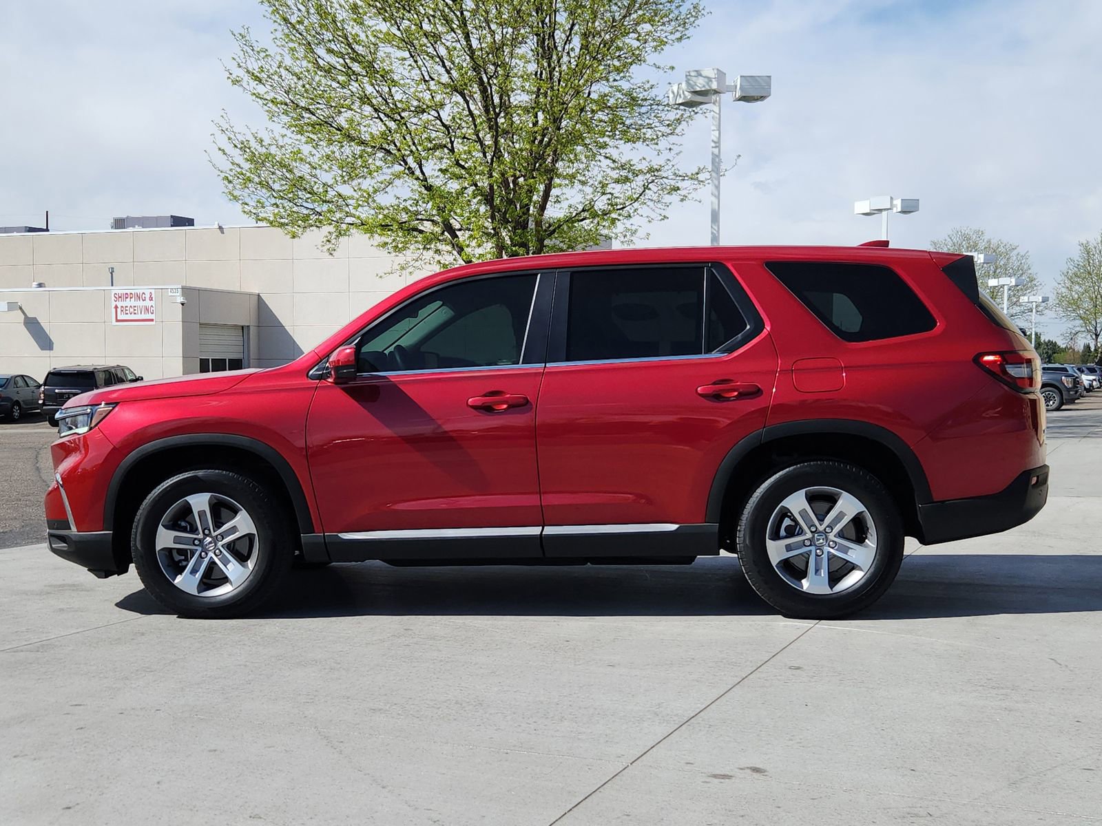 Used 2025 Honda Pilot EX-L image 2