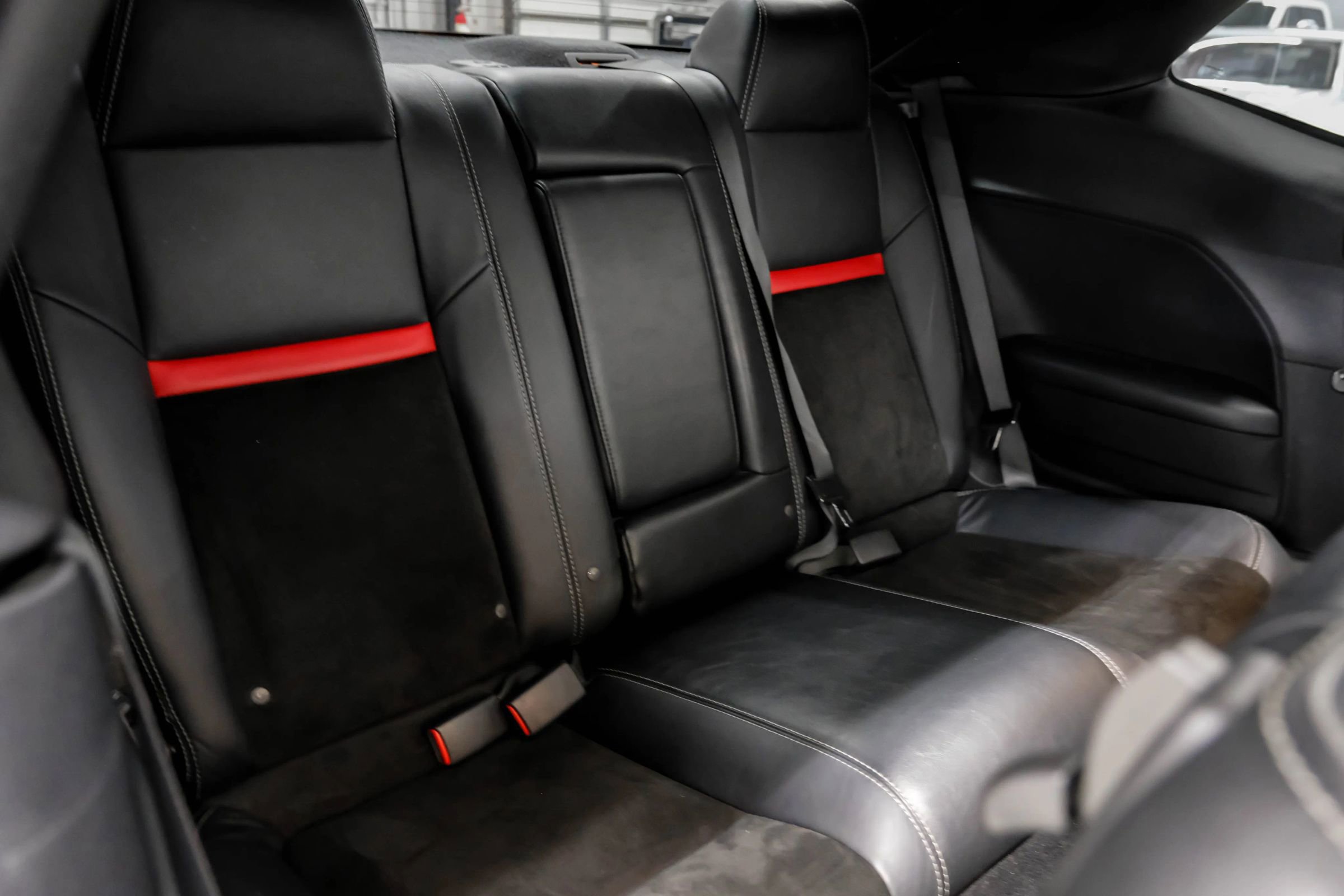 Used 2009 Dodge Challenger SRT8 w/ SRT Option Group II RWD image 28