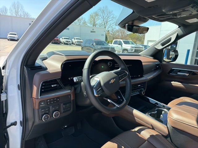 Used 2025 Chevrolet Suburban High Country image 29