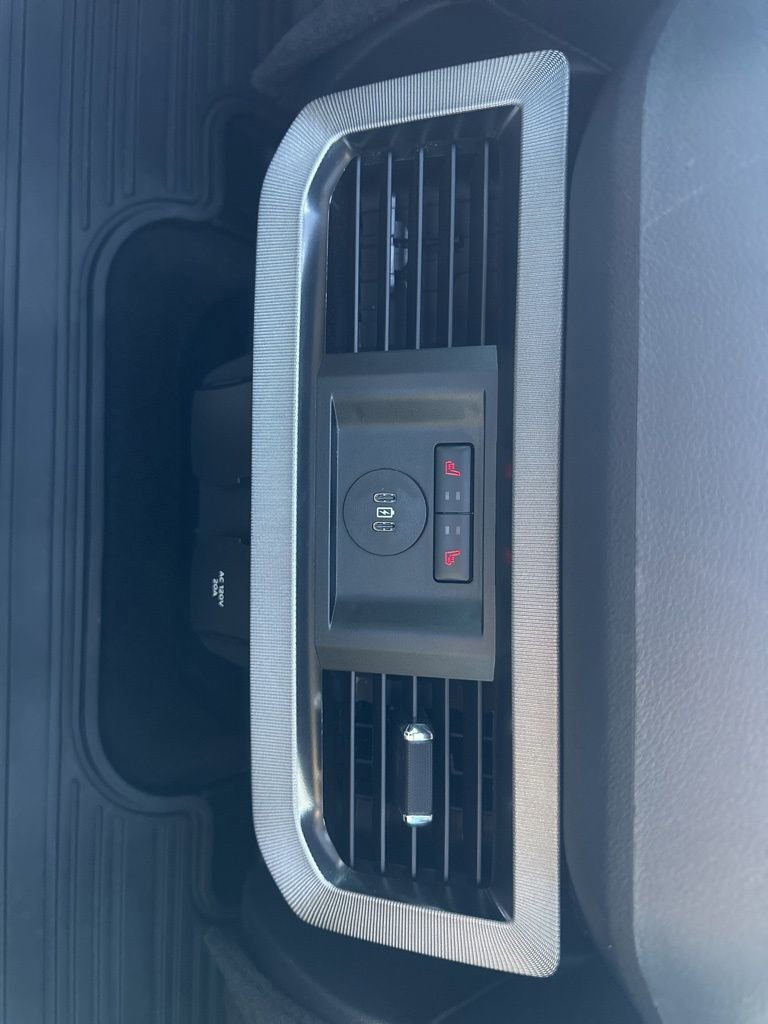 Used 2024 Ford F250 Platinum image 19