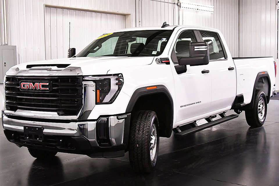 Used 2024 GMC Sierra 2500 Pro w/ Fleet Convenience Package image 3