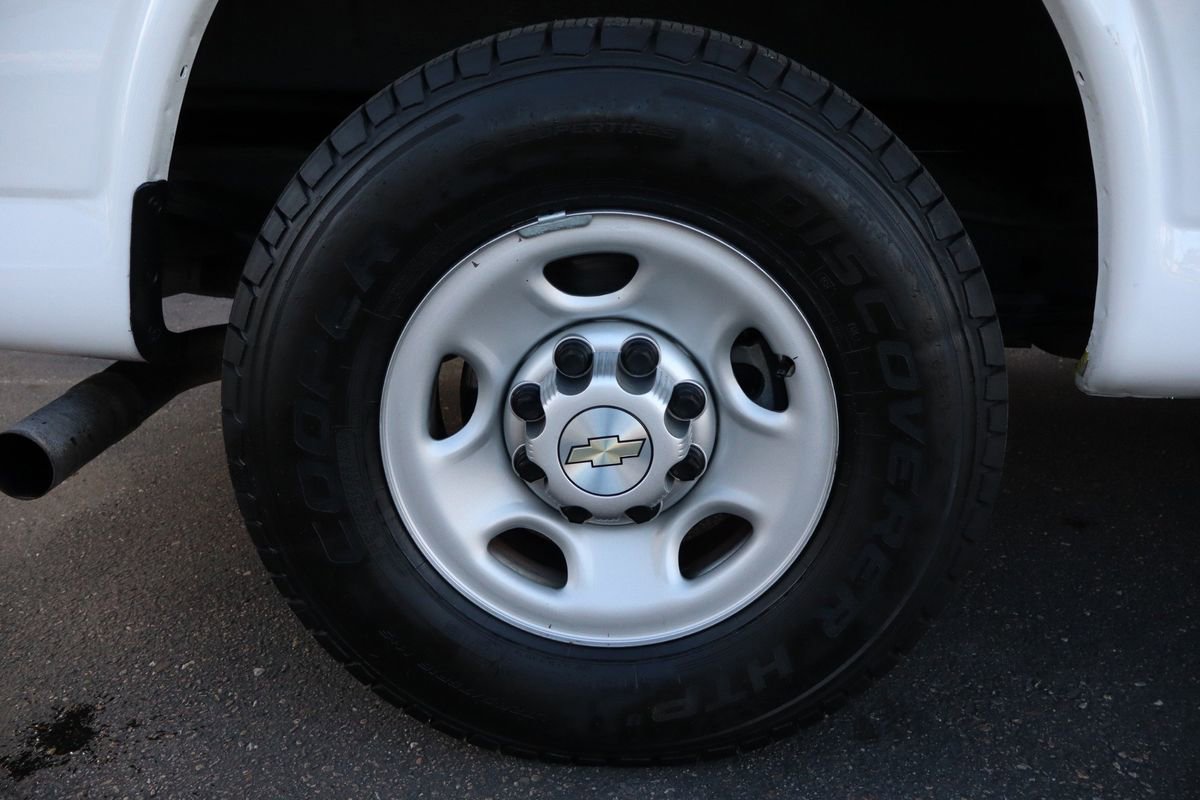 Used 2020 Chevrolet Express 2500 w/ Enhanced Convenience Package image 39