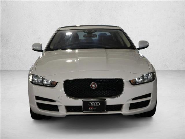 Used 2017 Jaguar XE Premium image 2